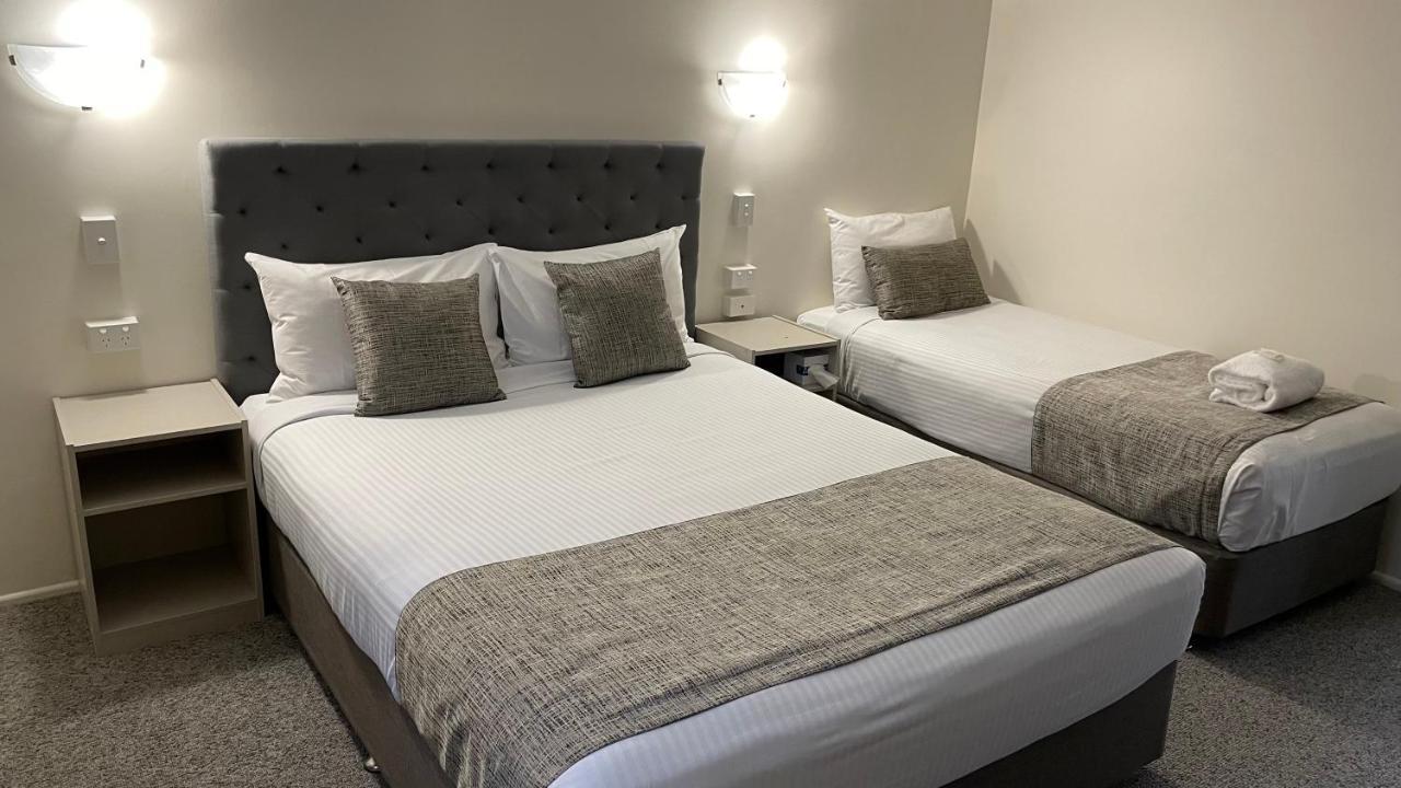 Rocky Gardens Motor Inn Рокхемптън Екстериор снимка