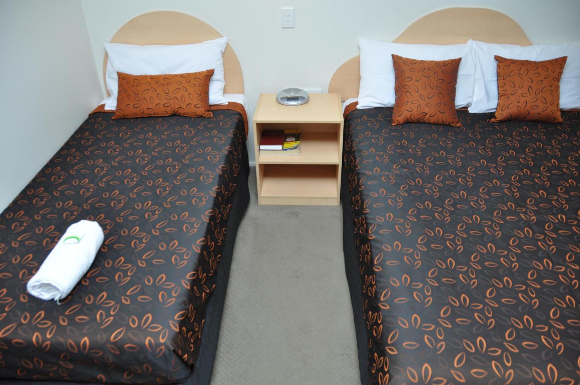 Rocky Gardens Motor Inn Рокхемптън Стая снимка