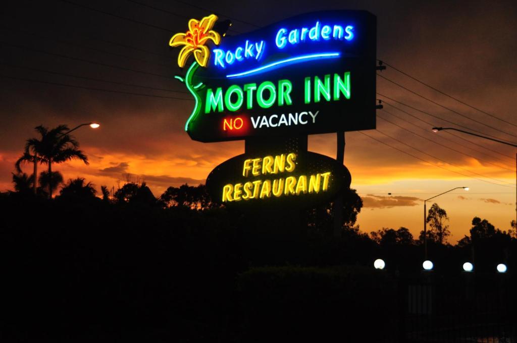 Rocky Gardens Motor Inn Рокхемптън Екстериор снимка