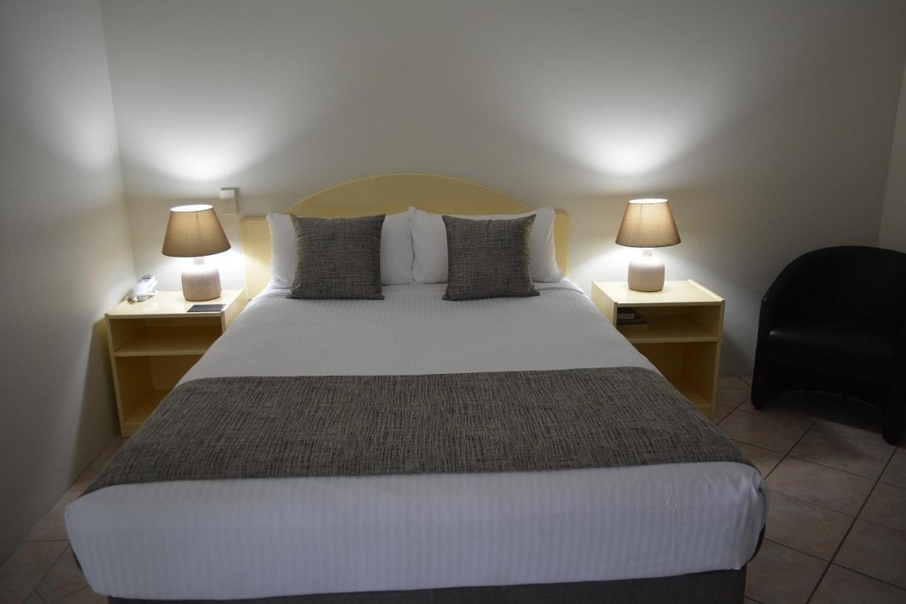 Rocky Gardens Motor Inn Рокхемптън Екстериор снимка