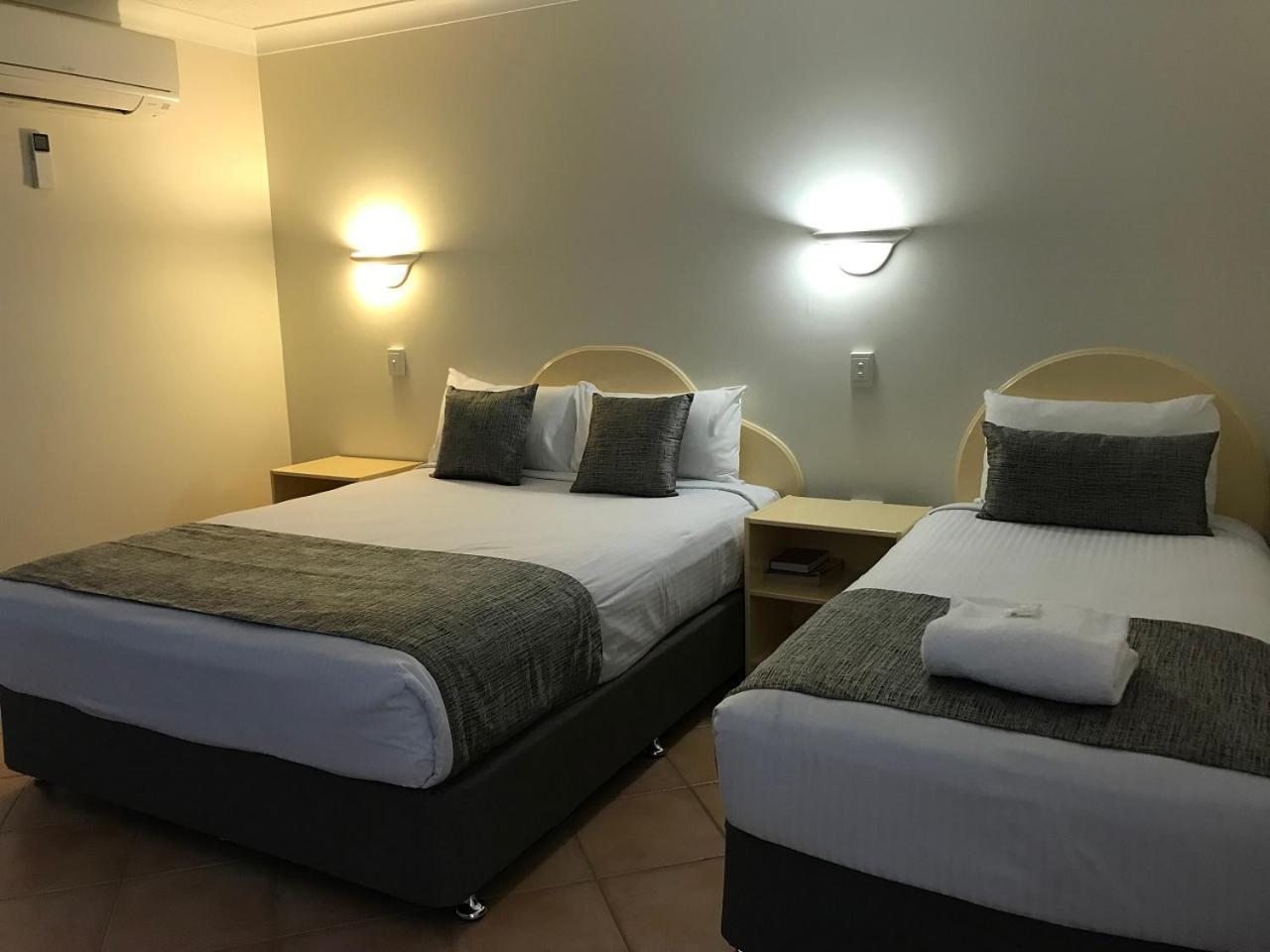 Rocky Gardens Motor Inn Рокхемптън Екстериор снимка